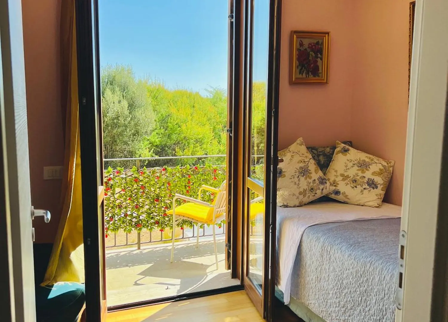 Gasthof Esmaraldas House Of Love Terrasini Italien